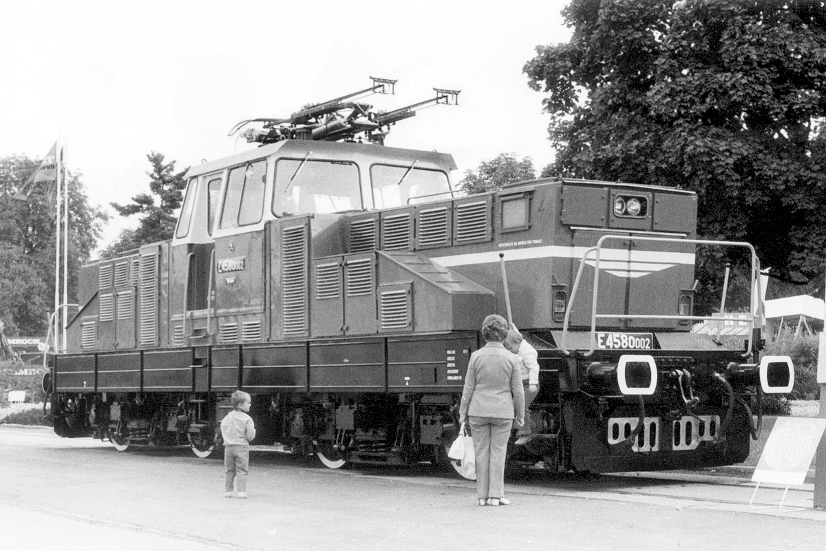 [1200x800] 110002h.jpg