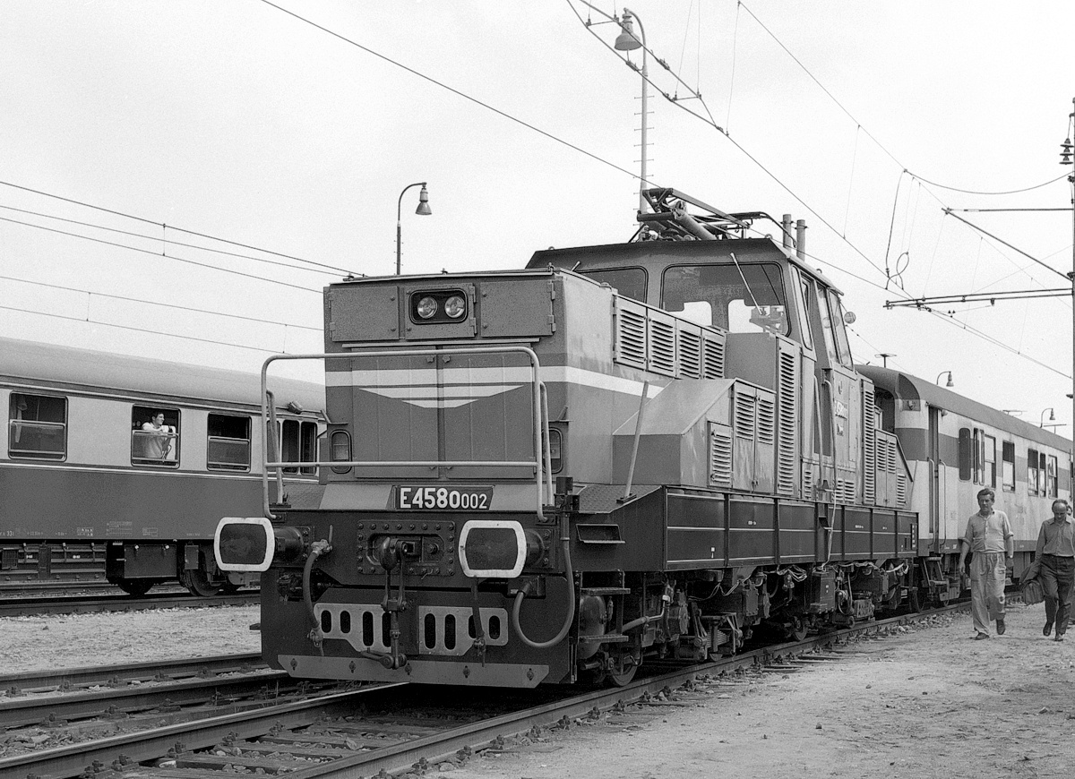 [1200x870] 110002j.jpg