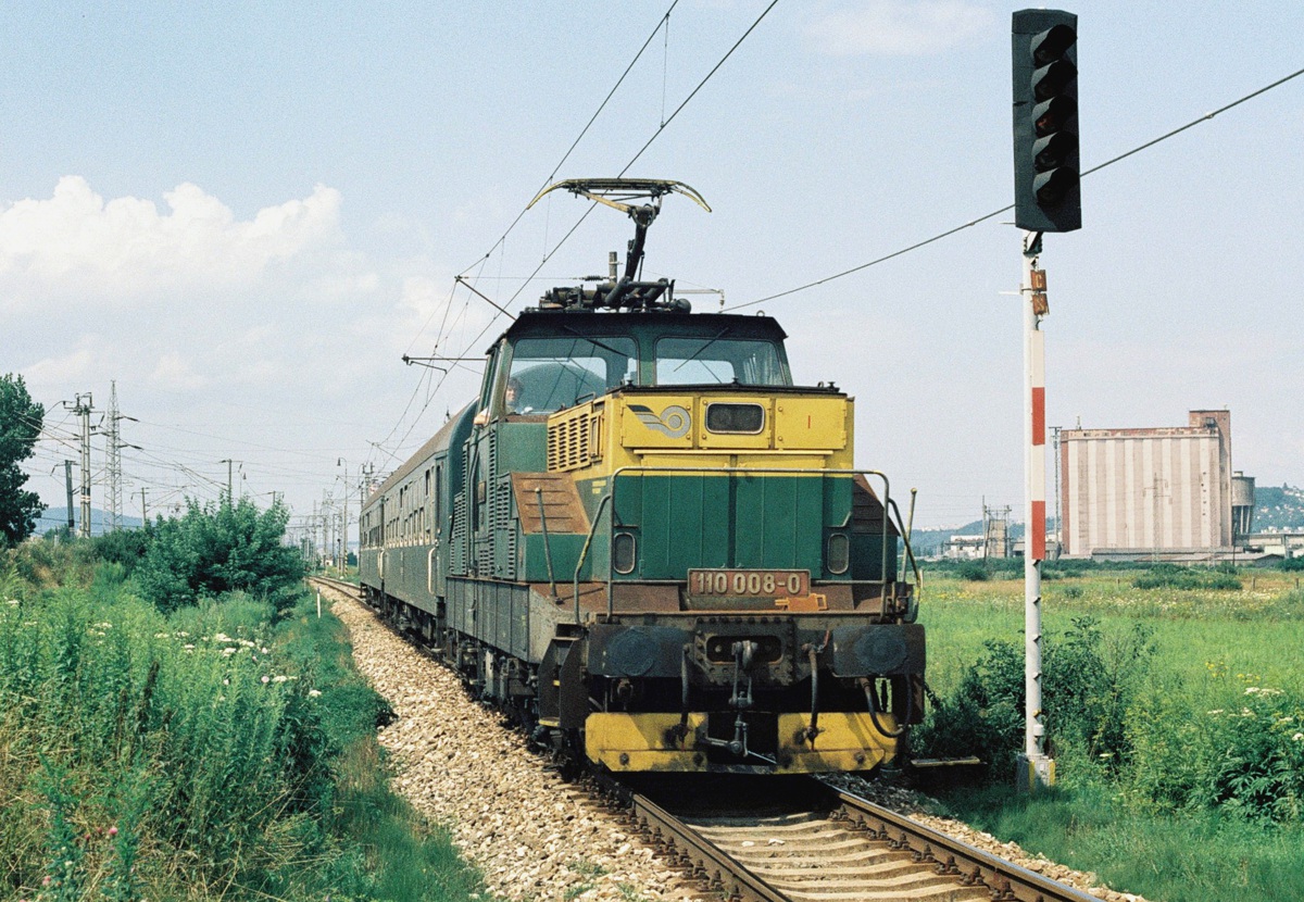 [1200x830] 110008a.jpg