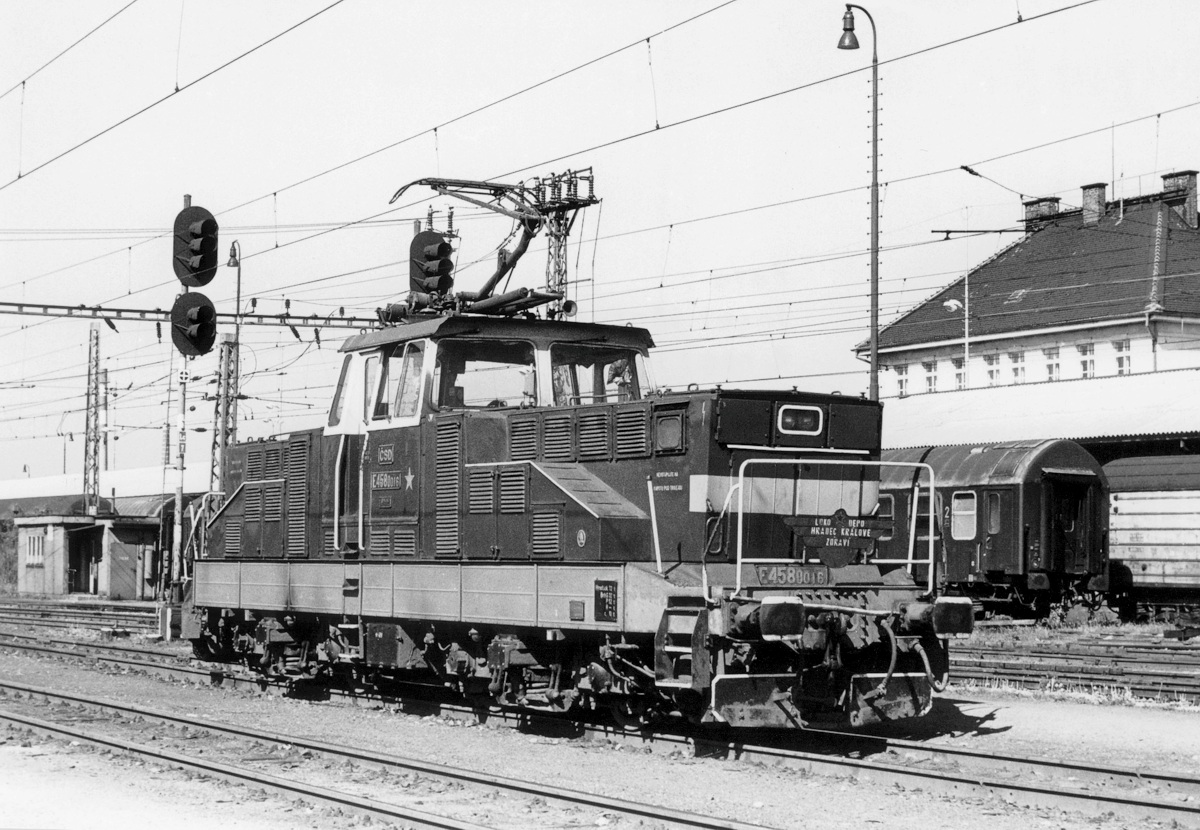 [1200x830] 110016a.jpg