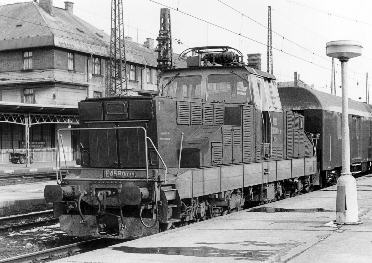 [1200x850] 110028c.jpg