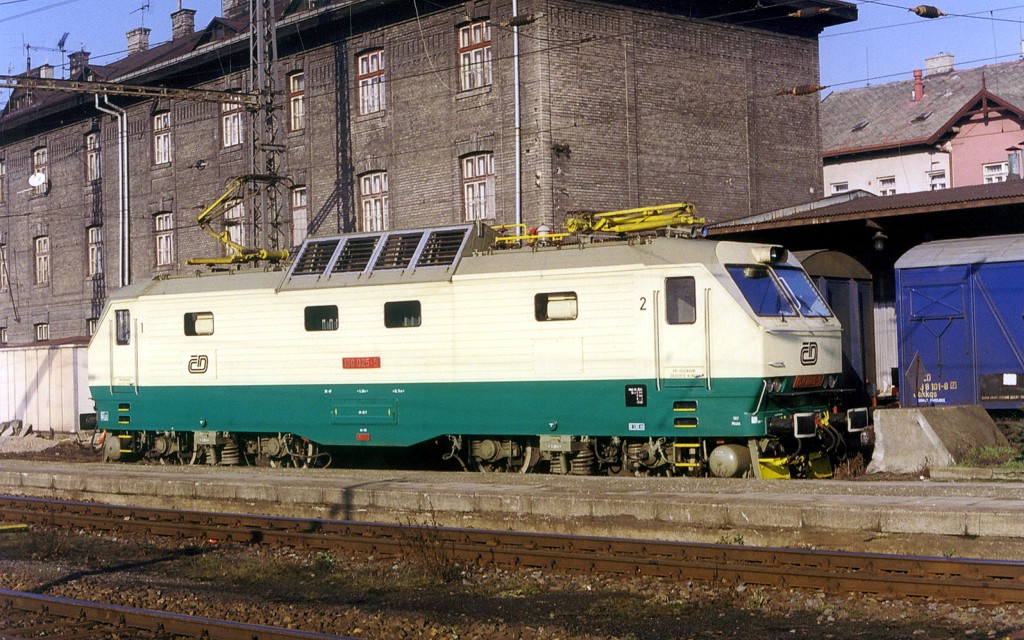 [1024x640] 150025d.jpg