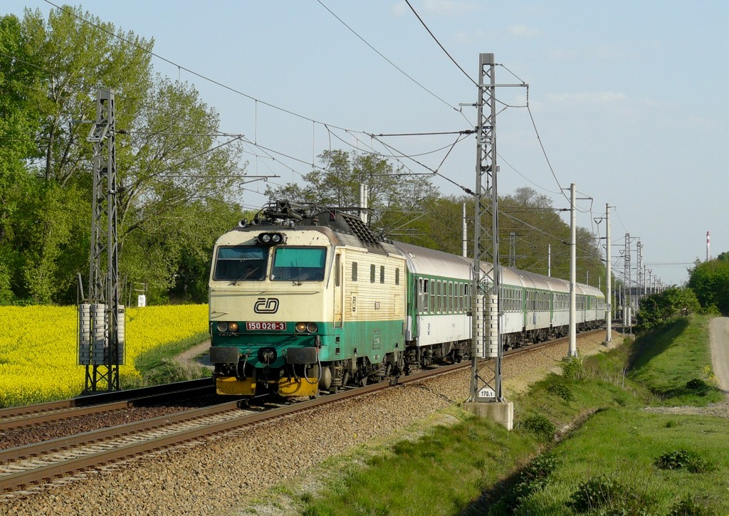 [1024x725] 150026f.jpg