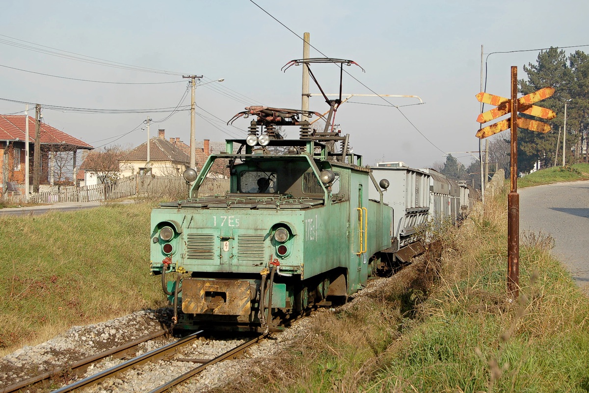 [1200x800] 17Esrb1i.jpg