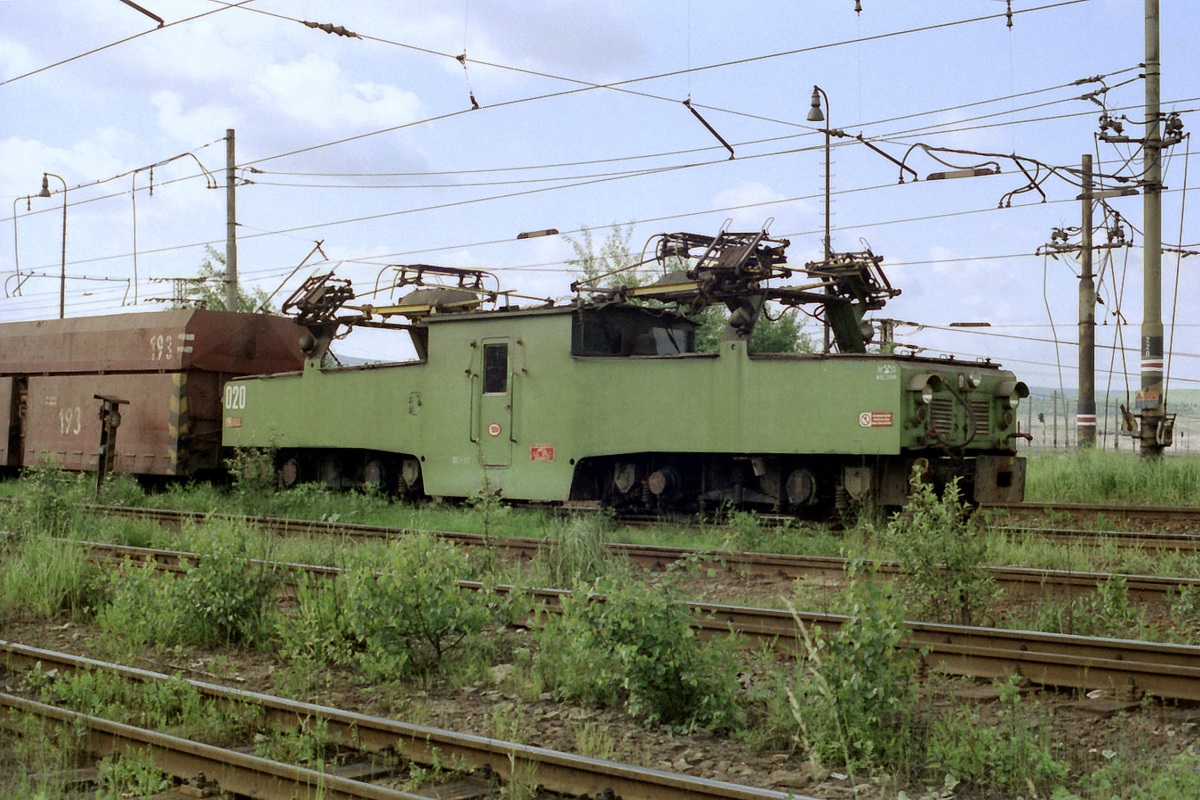 [1200x800] SU020a.jpg