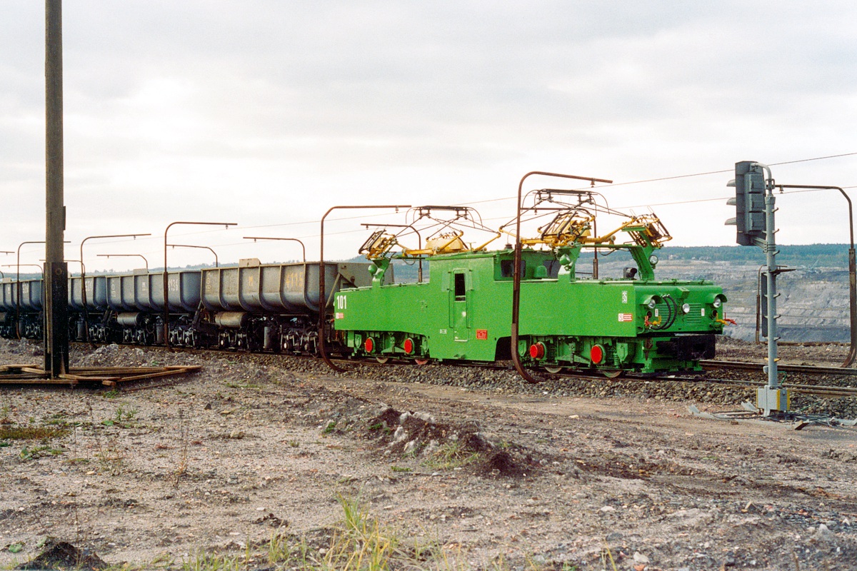 [1200x800] SU101b.jpg