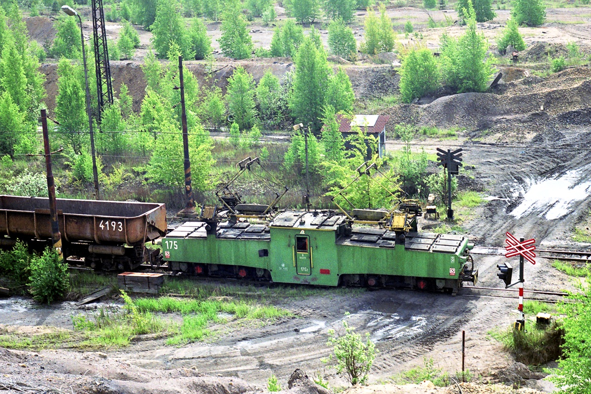 [1200x800] SU175i.jpg