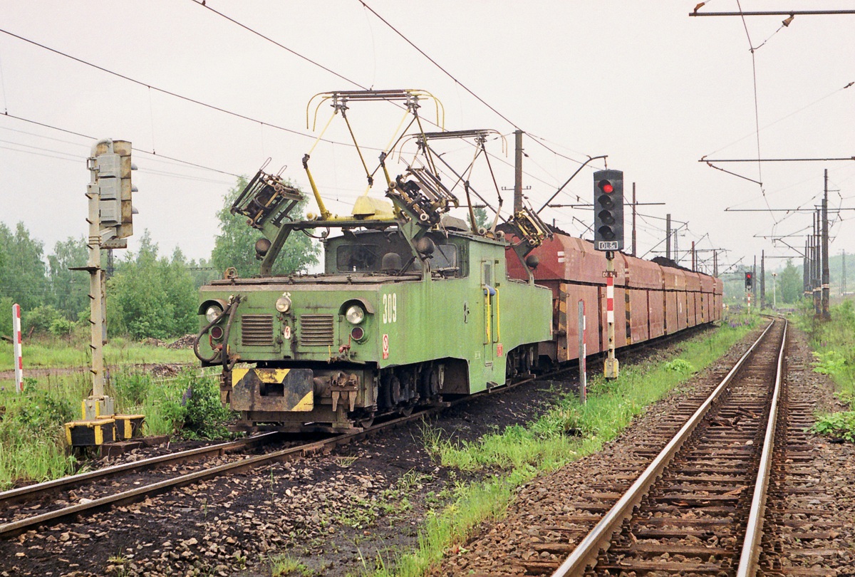 [1200x810] SU309b.jpg