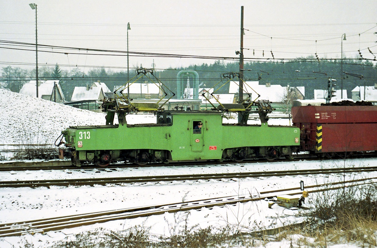 [1200x790] SU313a.jpg