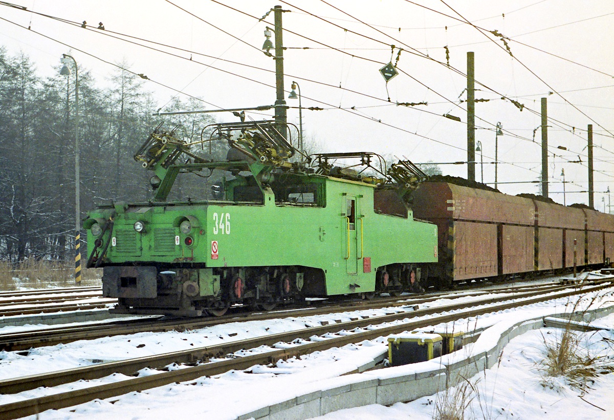 [1200x820] SU346a.jpg