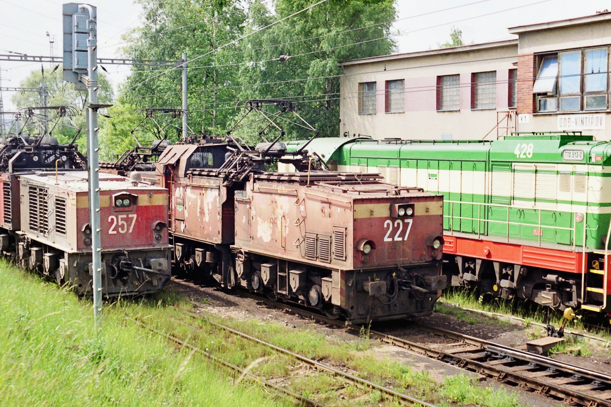 [1200x800] SU_26Em227e.jpg