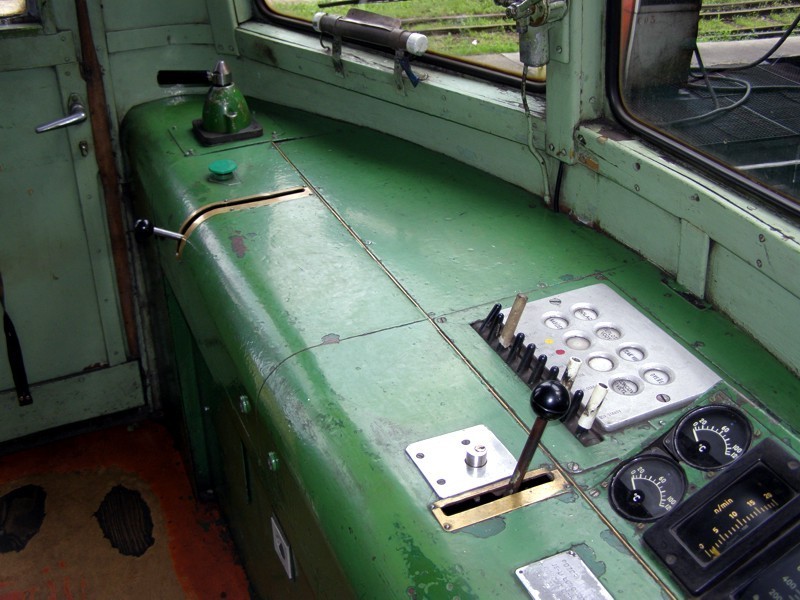 [800x600] 705907pult1.jpg