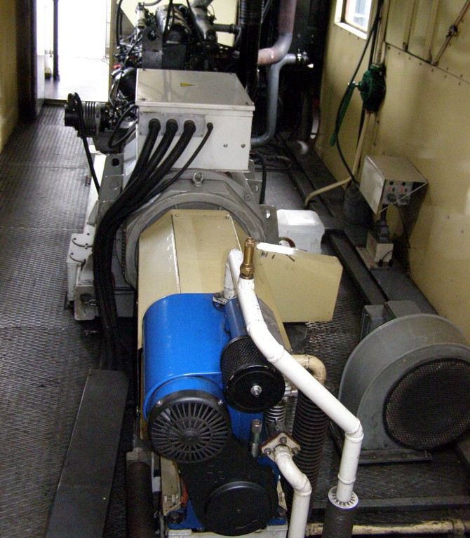 [670x768] 705918strojovna1.jpg