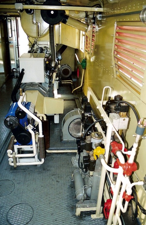 [500x768] 705918strojovna2.jpg