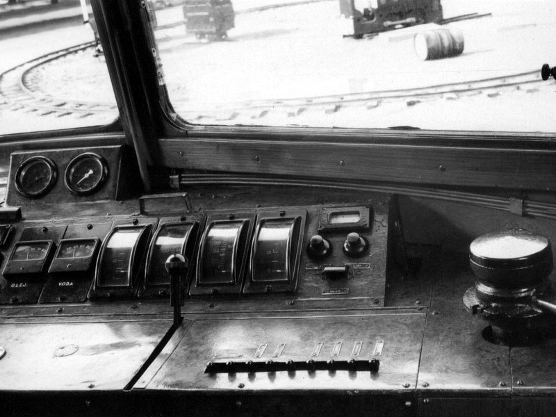 [800x600] 705kabina2.jpg