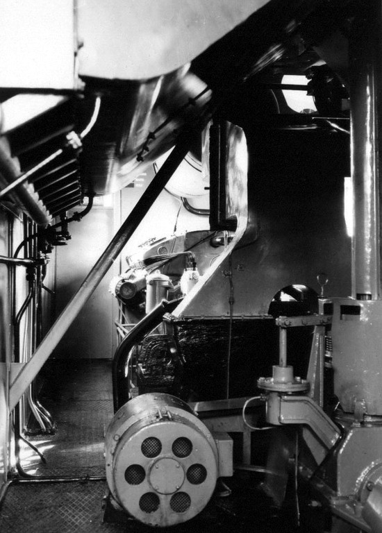 [550x768] 705strojovna1.jpg