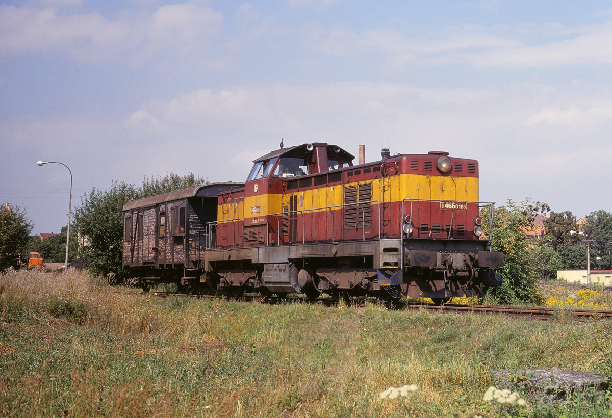 [1200x820] 735188a.jpg