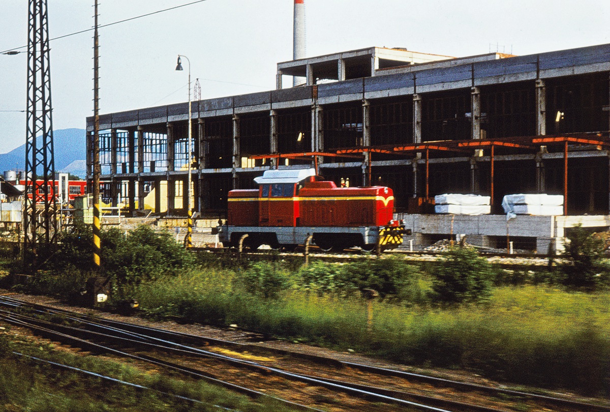 [1200x810] LDH70-000b.jpg