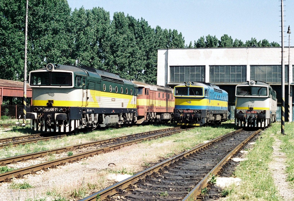 [1024x700] 754005b.jpg