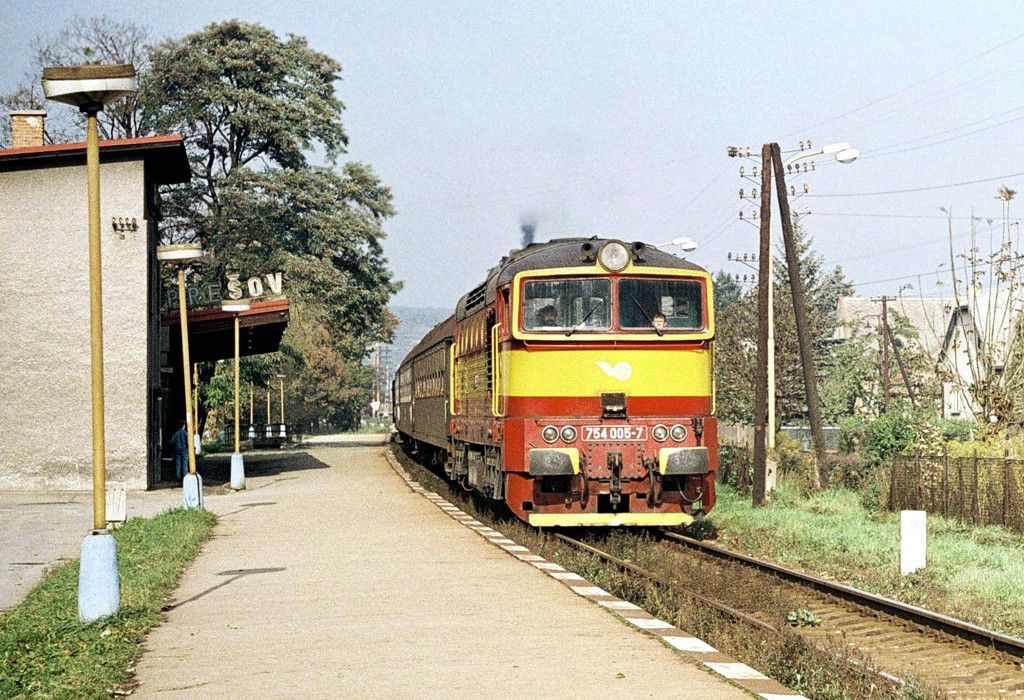 [1024x700] 754005h.jpg