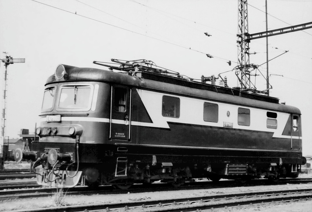 [1200x815] S479002o.jpg