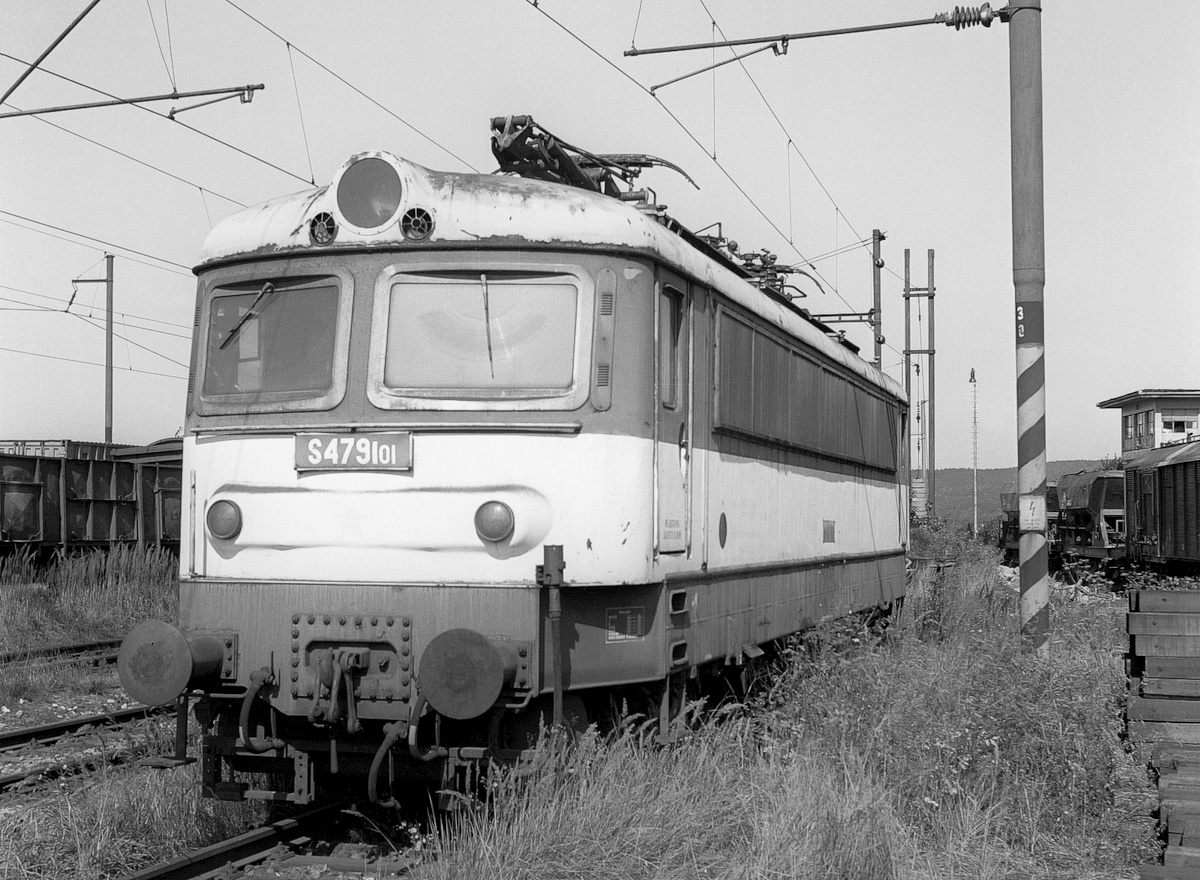 [1200x880] S479101i.jpg