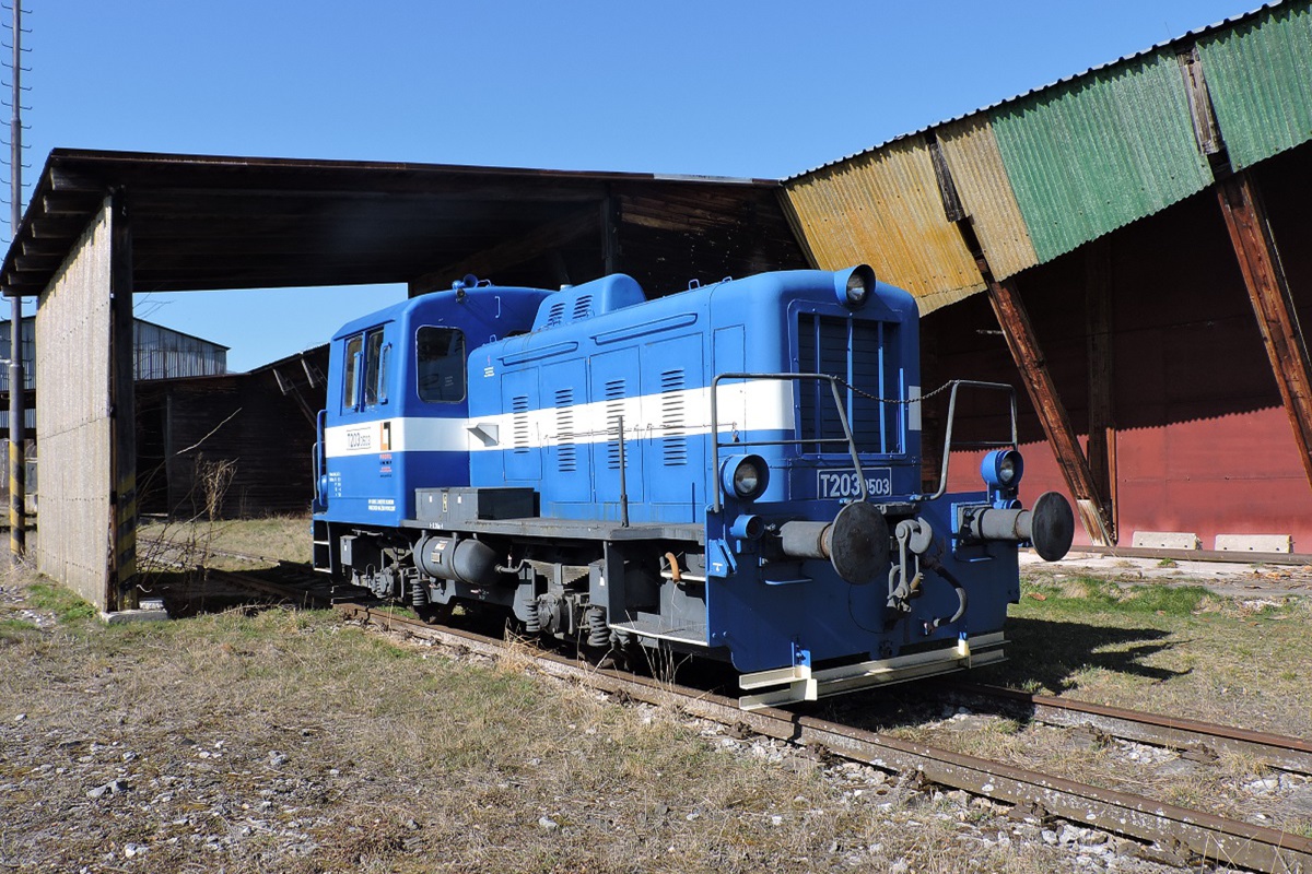 [1200x800] T2030503a.jpg