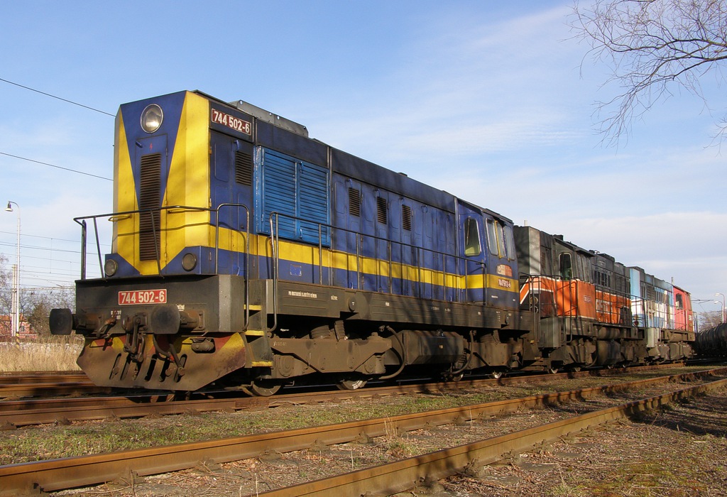 [1024x700] 744502r.jpg