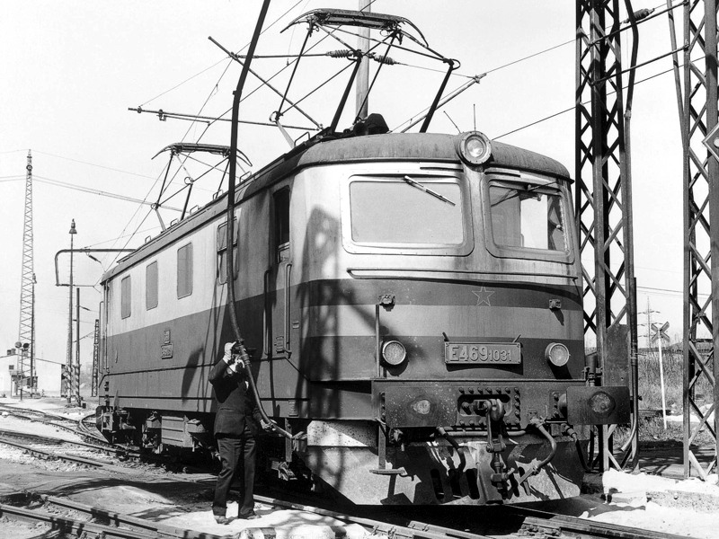 [800x600] 121031b.jpg