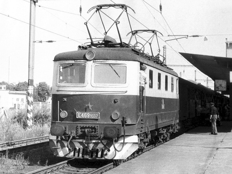 [800x600] 121037a.jpg