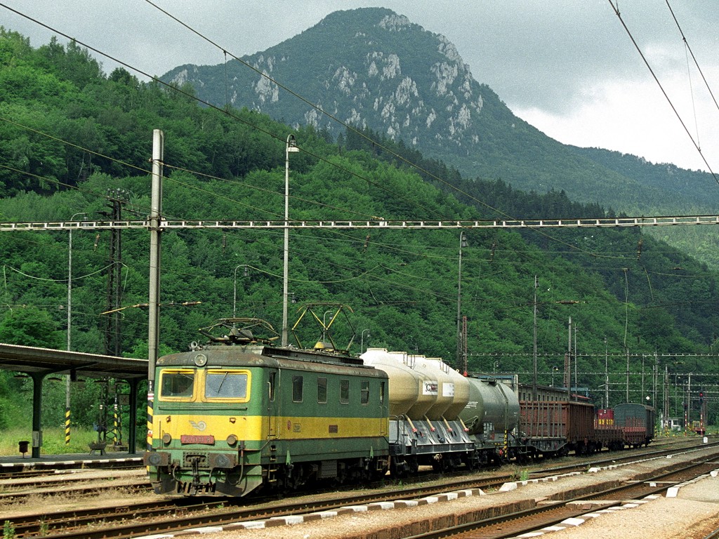 [1024x768] 121041a.jpg