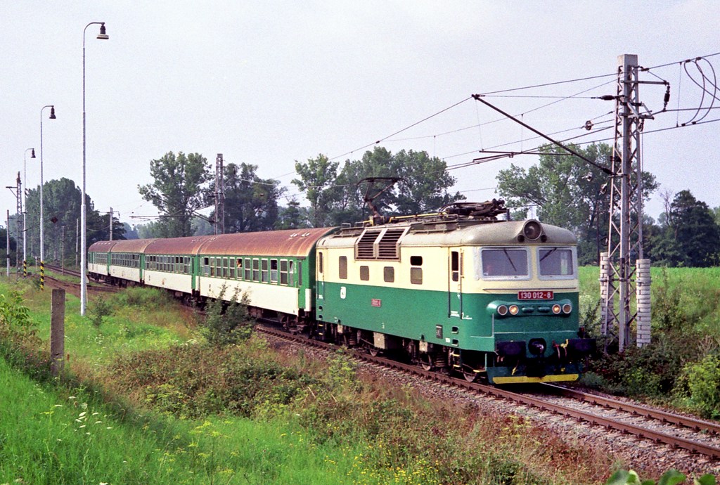 [1024x690] 130012b.jpg