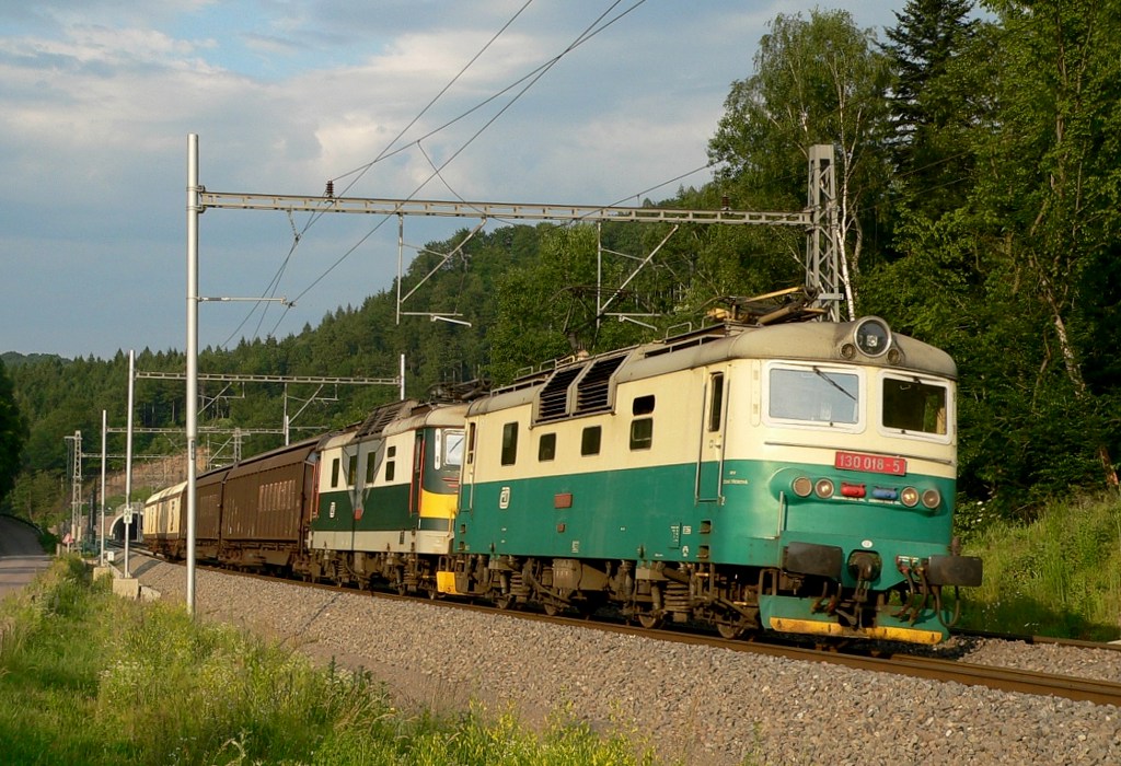 [1024x700] 130018c.jpg