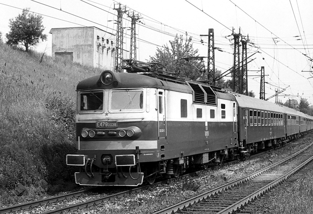 [1024x700] 130038b.jpg