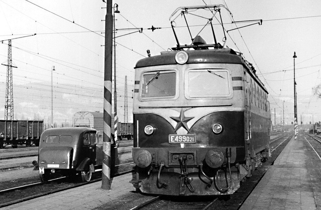 [1024x670] 140021a.jpg