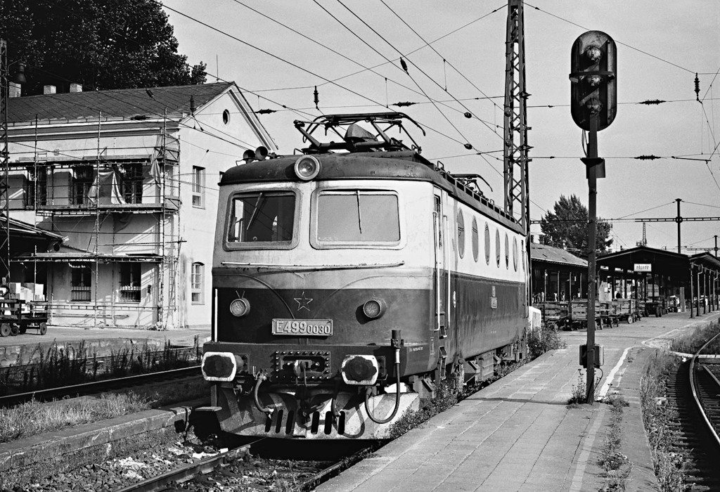 [1024x700] 140030b.jpg