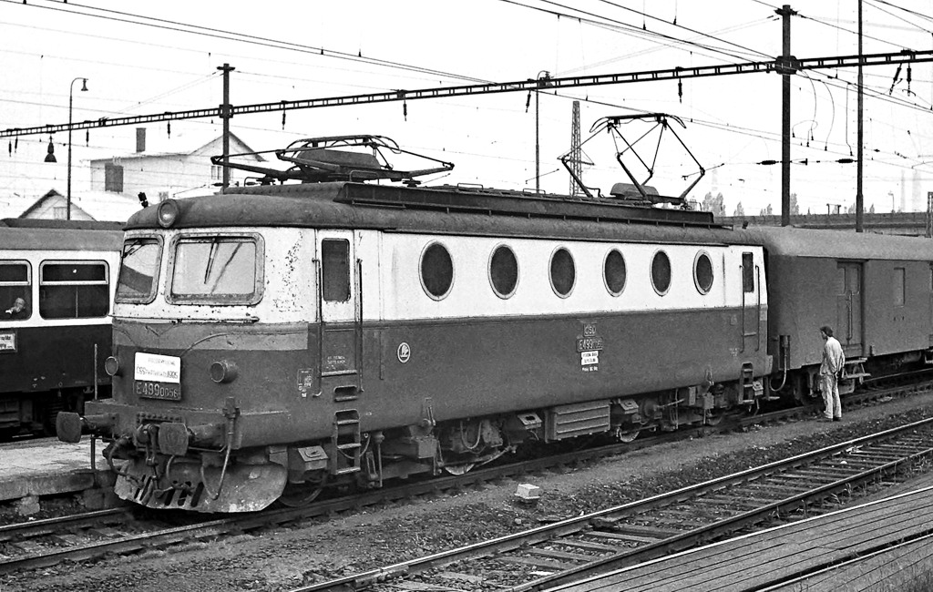 [1024x650] 140056a.jpg