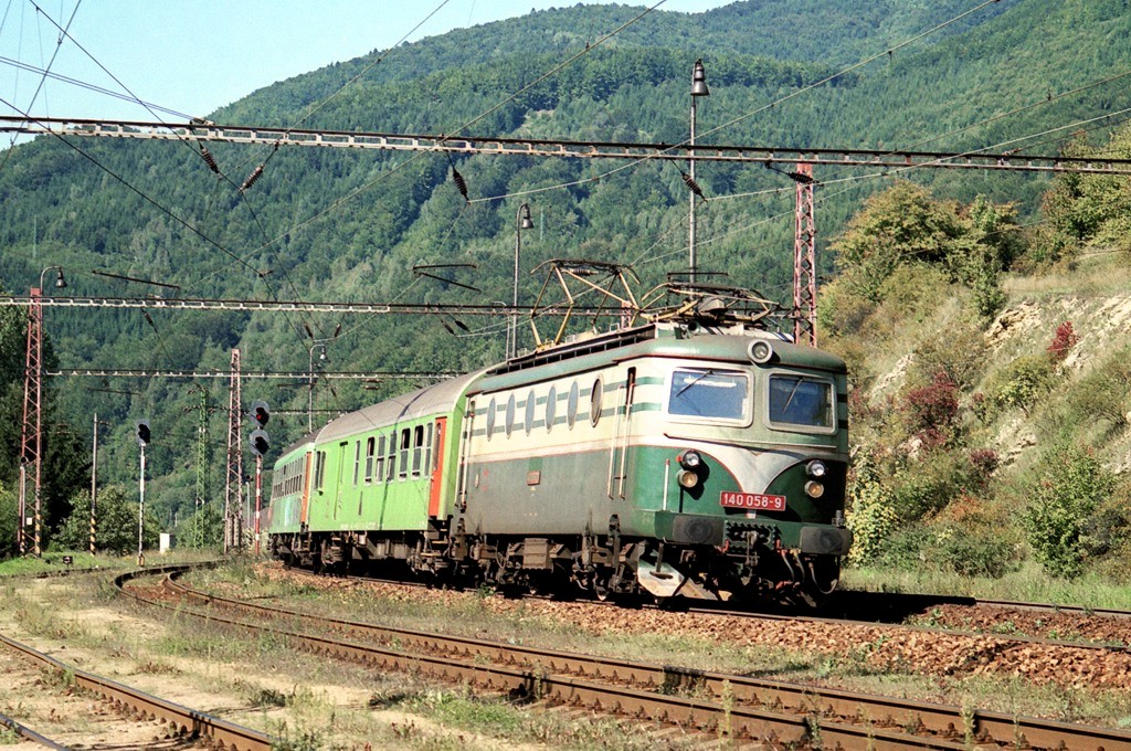 [1024x680] 140058b.jpg