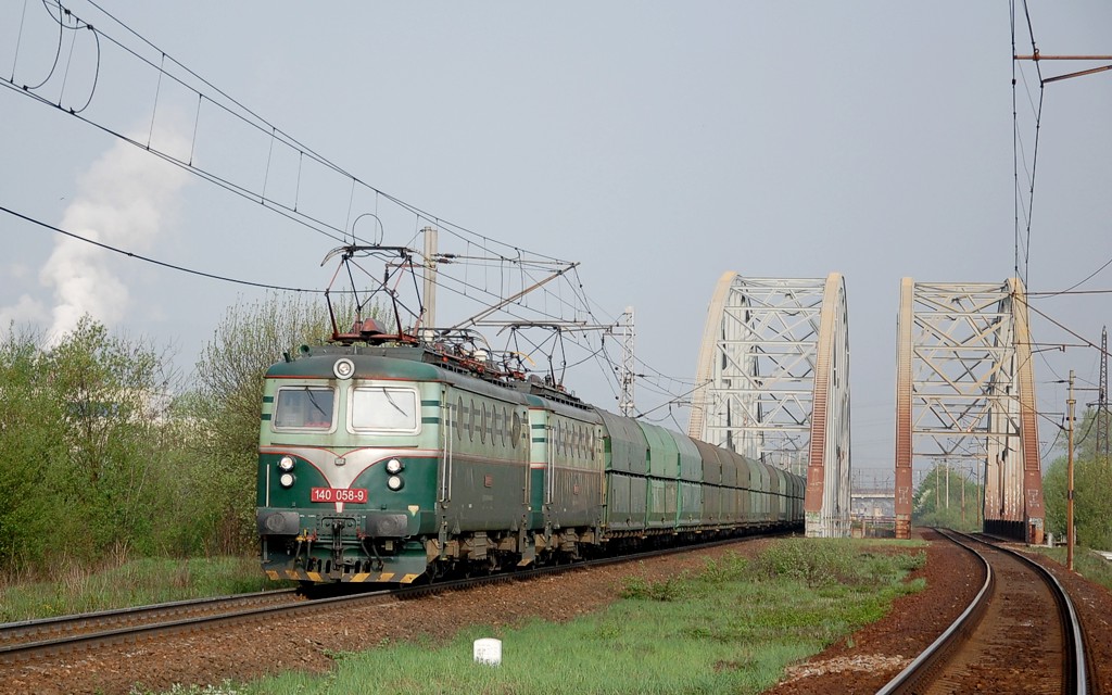 [1024x640] 140058f.jpg