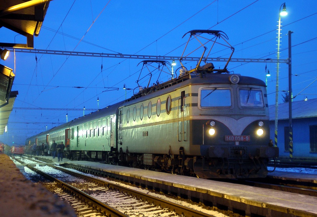 [1024x700] 140058g.jpg