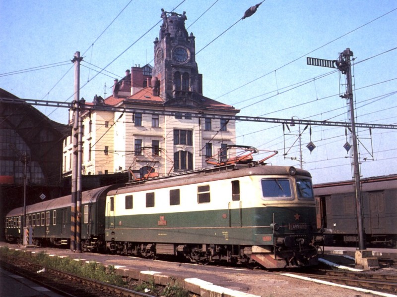 [800x600] 141031a.jpg