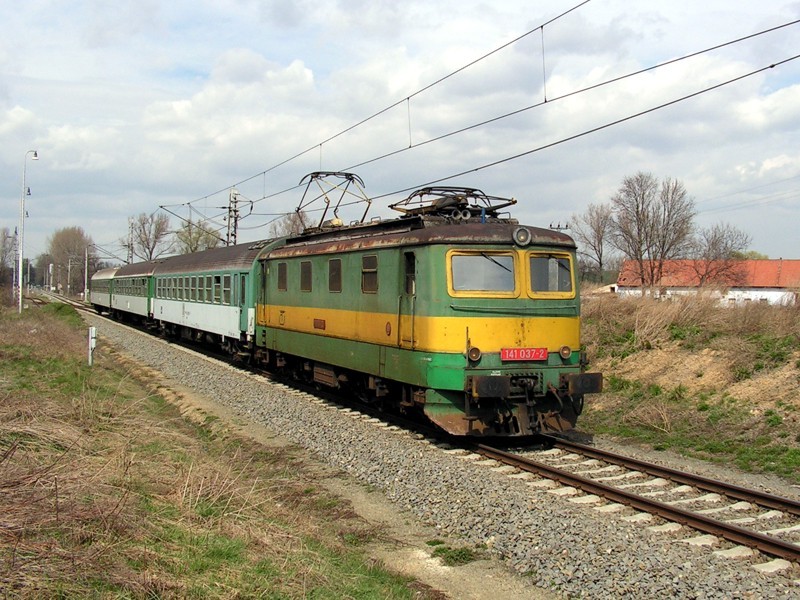 [800x600] 141037b.jpg