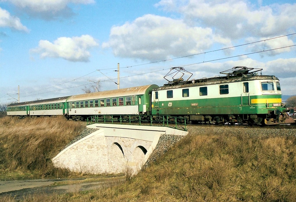 [1024x700] 141055a.jpg