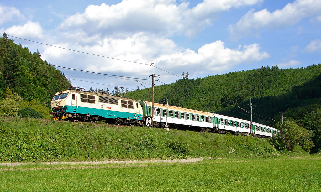 [1024x613] 150002m.jpg