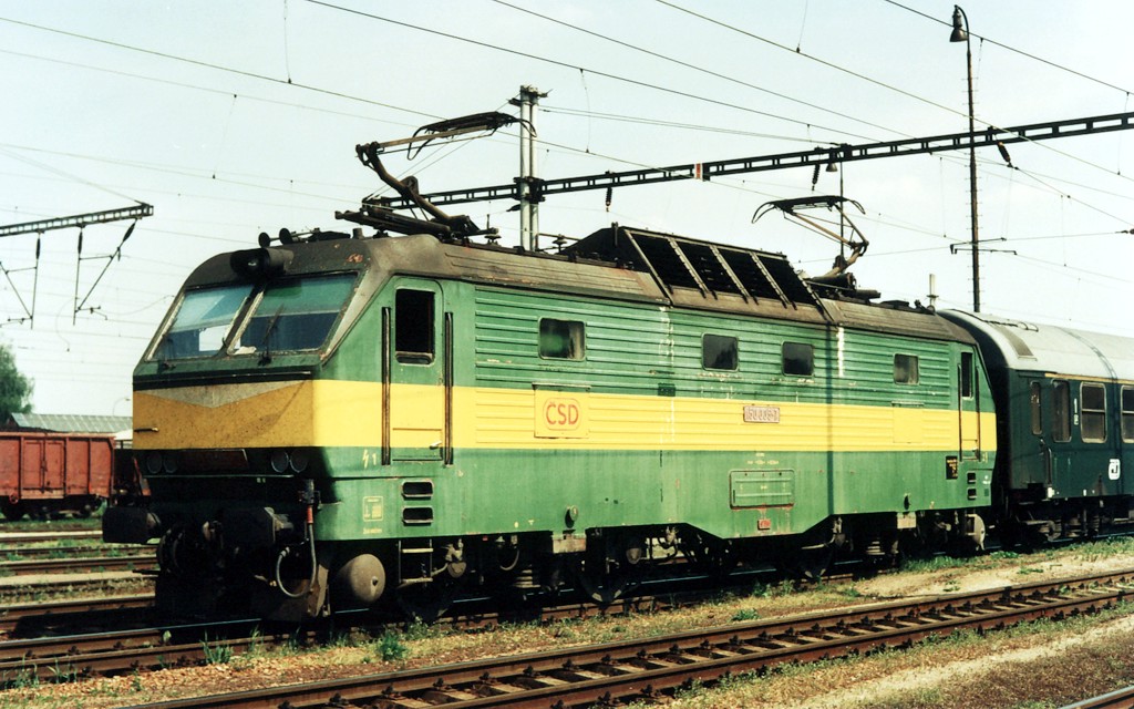 [1024x640] 150005b.jpg