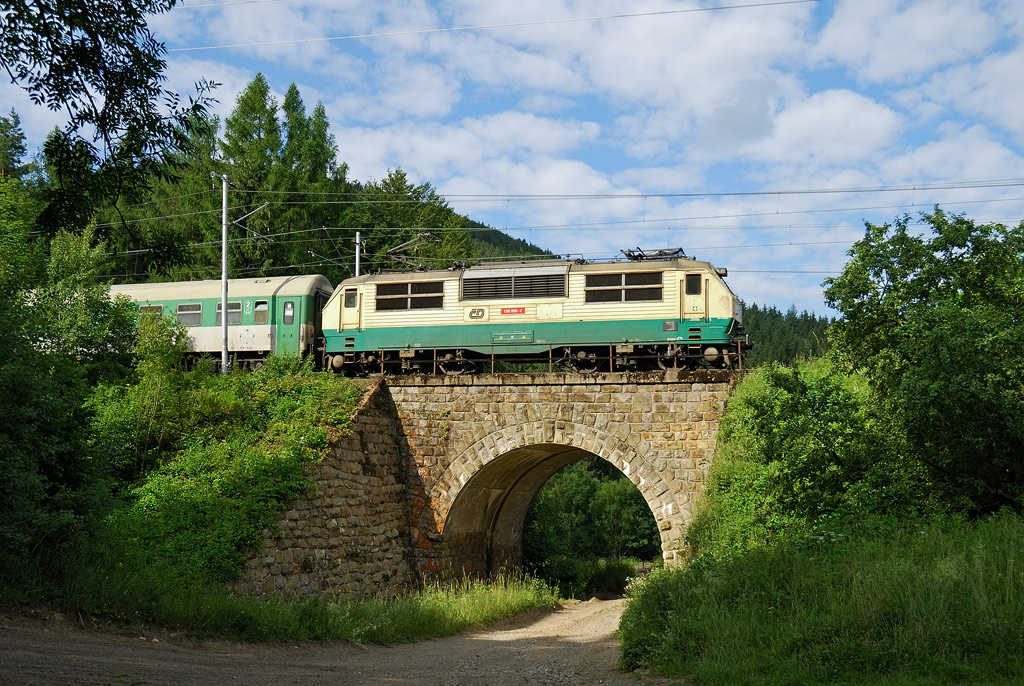 [1024x686] 150005f.jpg