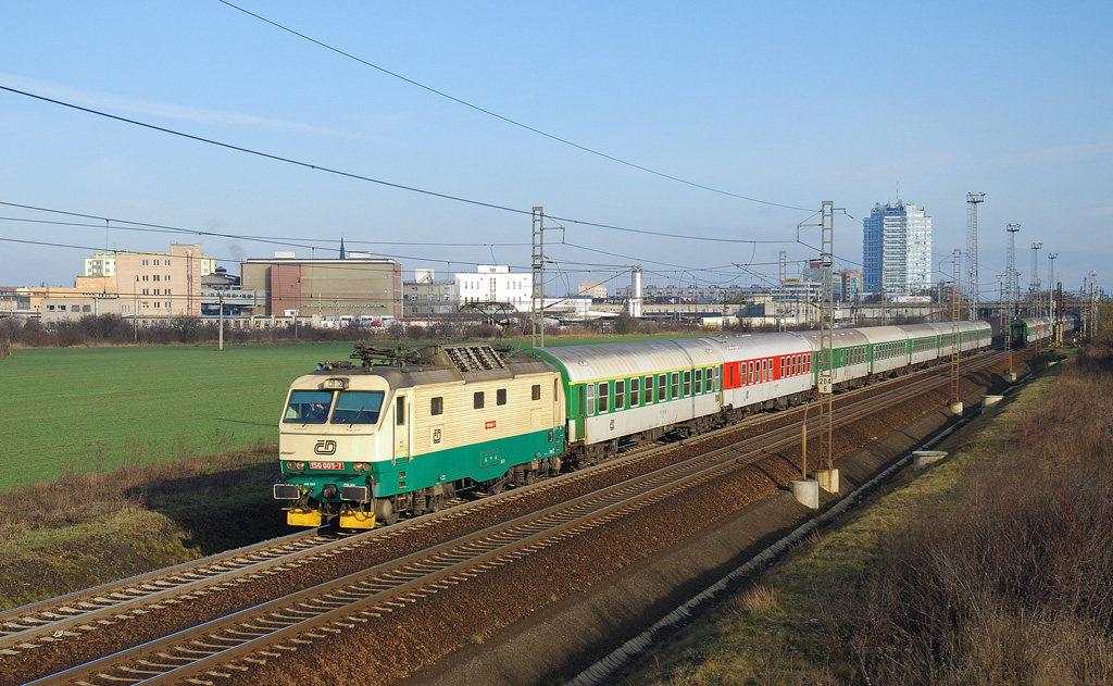 [1024x631] 150005i.jpg