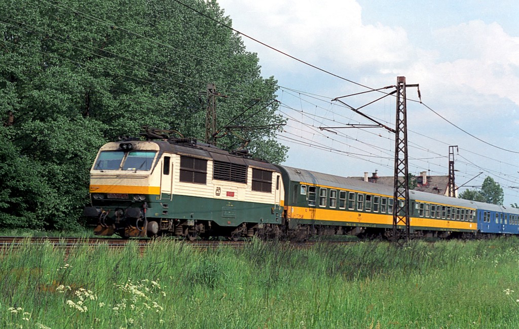 [1024x650] 150015b.jpg