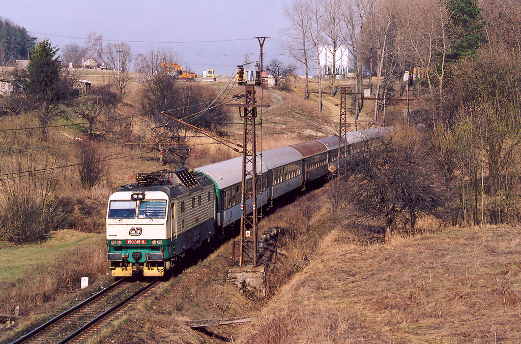 [1024x677] 150015f.jpg