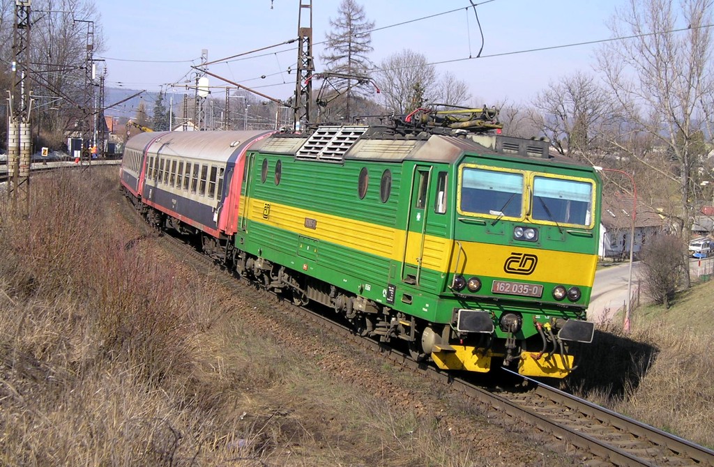 [1024x670] 162035b.jpg